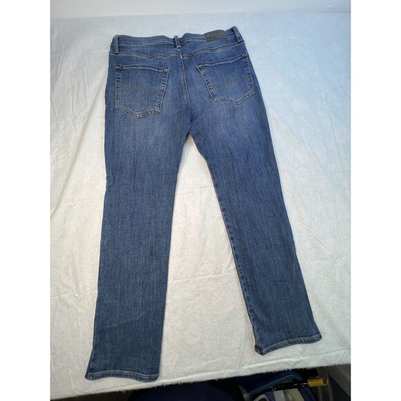 Lucky Brand Jeans Mens 32x30 Blue 223 Straight Fit Stretch Medium Wash Denim - Picture 13 of 13